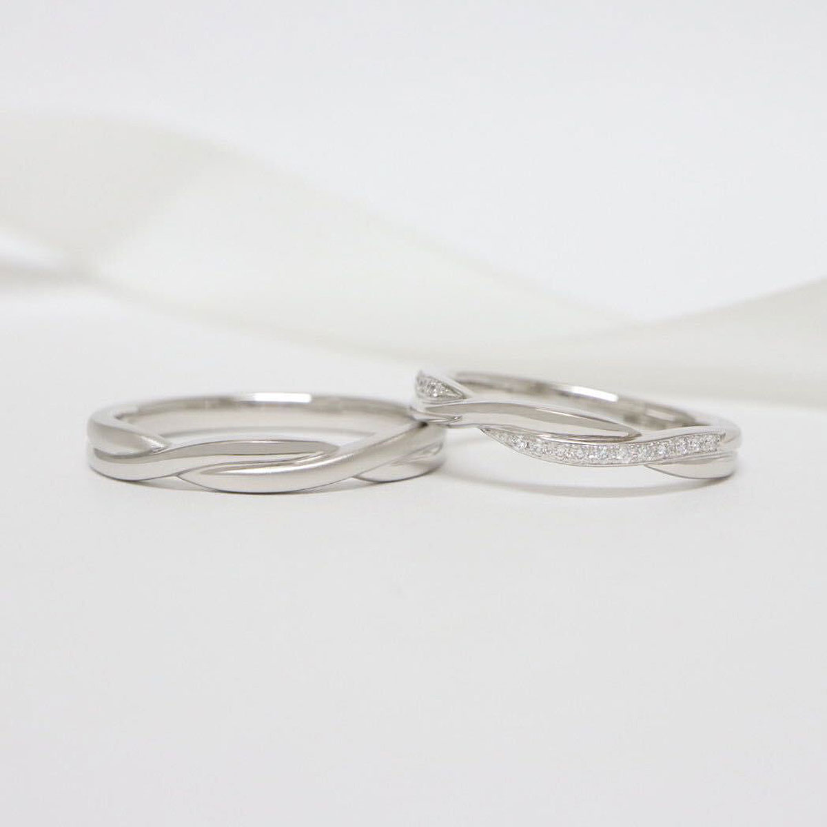 37100円 プラチナ・ペリドット・リング・クロスリング・結婚指輪