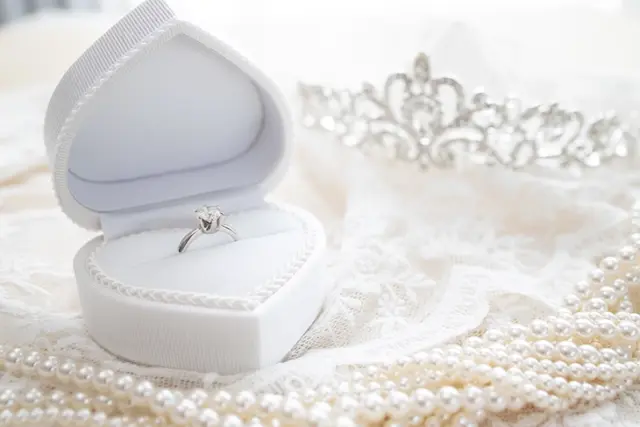人気の婚約指輪をデザイン別に紹介！LEGANの婚約指輪18選