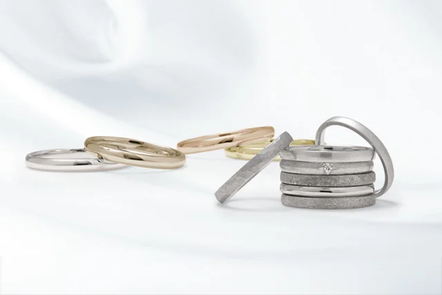 結婚指輪のオーダーメイドはどう？既製品との違いとカップルによる相性